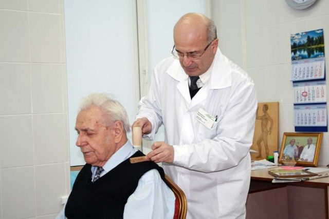 Параллельно с основной деятельностью Неумывакин проявлял интерес к народной медицине